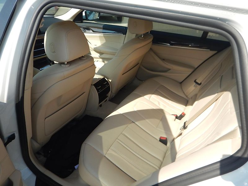 BMW Řada 5 520D XDRIVE - fotka 10 z 26