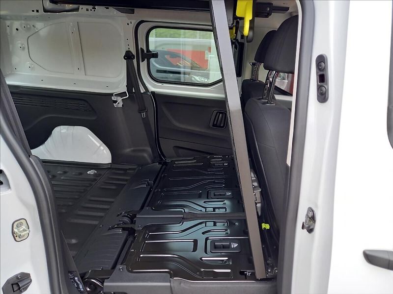 Toyota ProAce City 1,5 Crew Cab L2 5S 1,5D 100k M - fotka 11 z 16