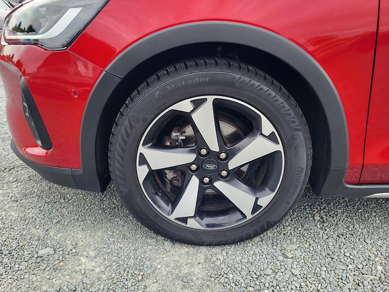 Ford Focus 1.0 EcoBoost mHEV Active X - fotka 32 z 46