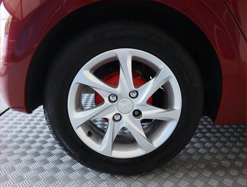 Peugeot 208 (2012) 1.2 PureTech, Serv.kniha - fotka 15 z 17