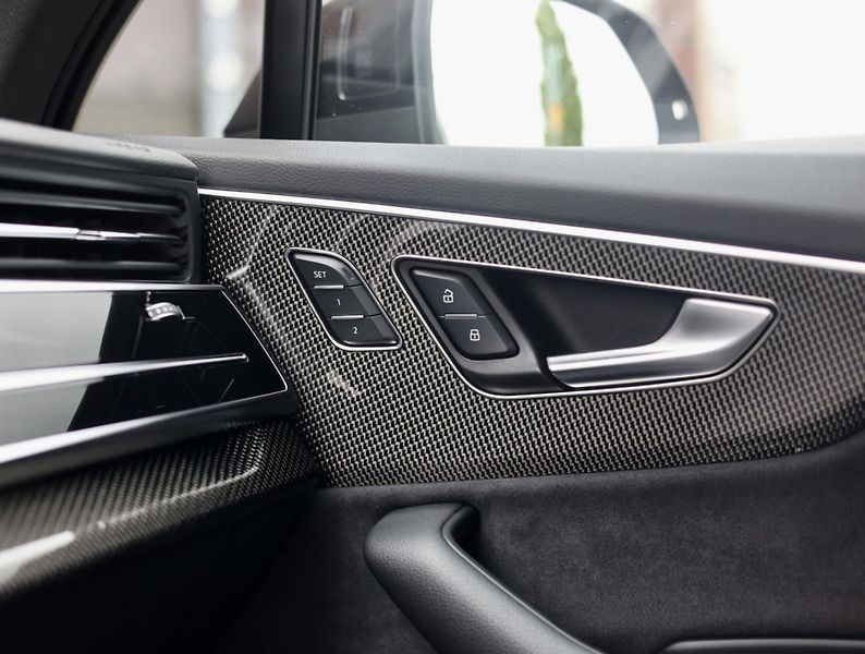 Audi Q7 (2022) 60 TFSIe Quattro Competition - fotka 33 z 42
