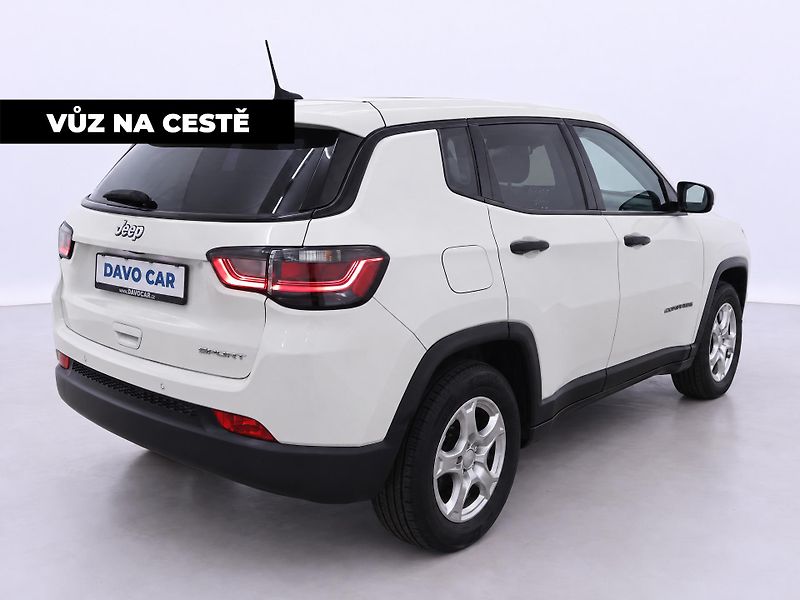 Jeep Compass 1,3 MultiAir 96 kW Night Eagle - fotka 2 z 10