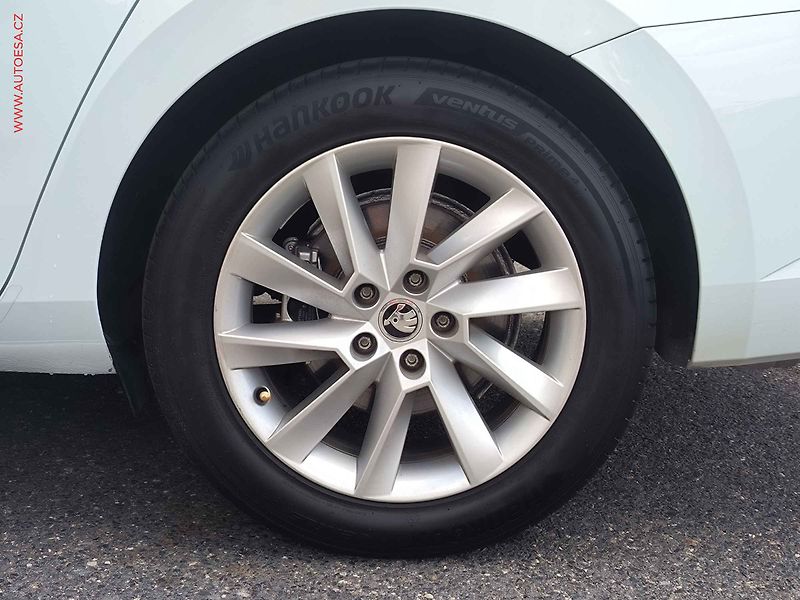 Škoda Superb (2016) 1.8 TSi, Style, bixen, +kola - fotka 23 z 25
