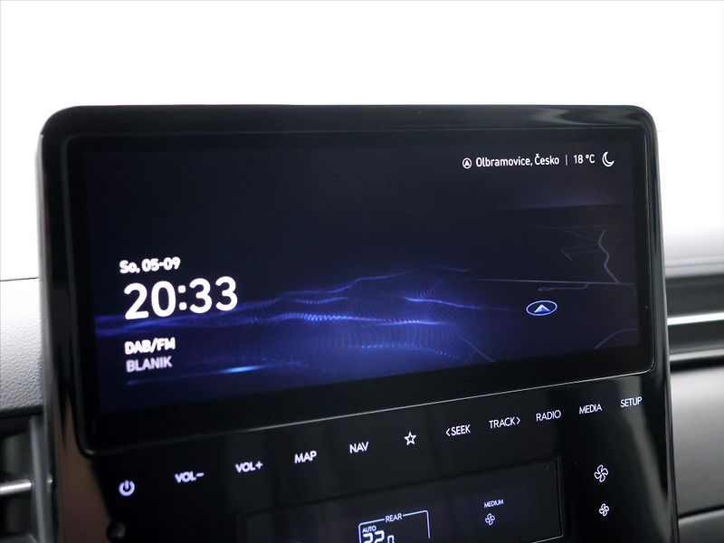 Hyundai Staria 2,2 CRDi 130kW Luxury 4x4 AUT - fotka 24 z 37