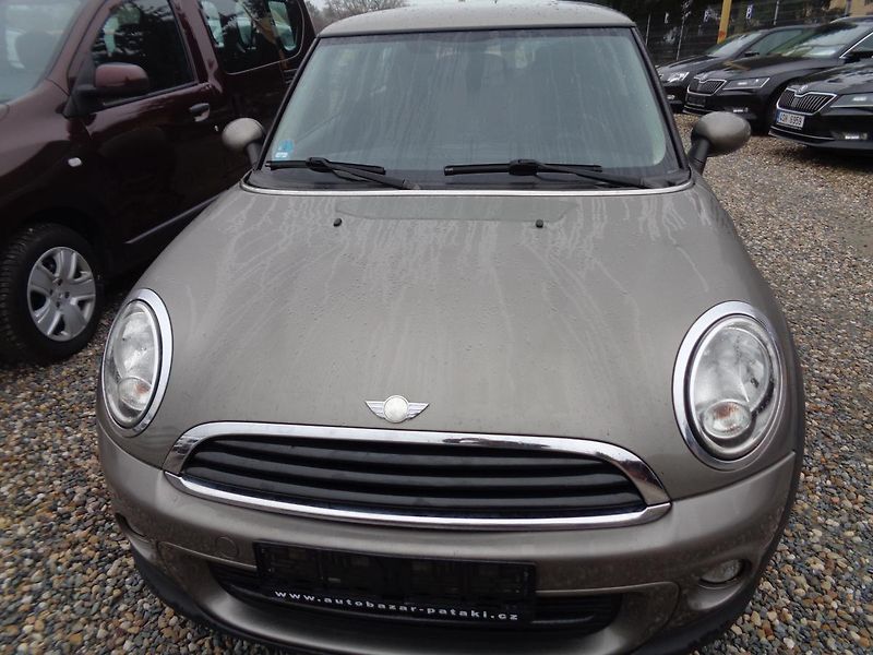 Mini Cooper 1,6 - fotka 6 z 14