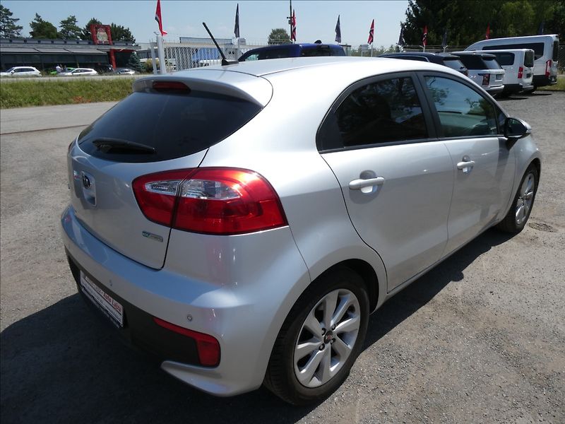 Kia Rio 1,2 i 62kW serviska, NAVI - fotka 9 z 44