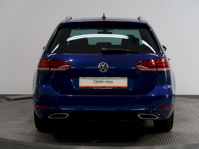 Volkswagen Golf (2018) R-LINE 1.6TDI 85KW LED ACC PAN - fotka 9 z 40