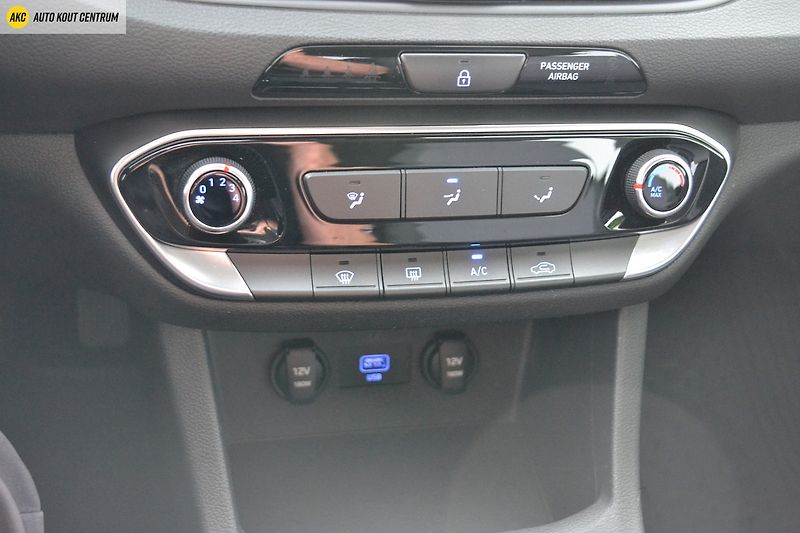Hyundai i30 WG 1,5I MT COMFORT ALU16 - fotka 23 z 44