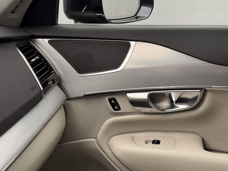 Volvo XC90 D5 AWD INSCRIPTION AUT CZ - fotka 6 z 32