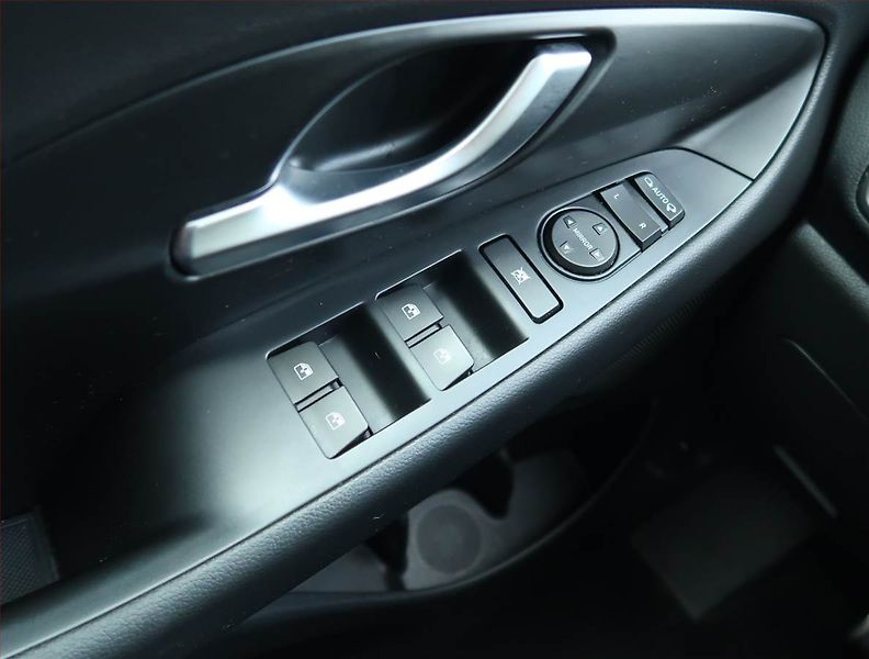 Hyundai i30 (2022) 1.0 T-GDI, ČR,1.maj - fotka 15 z 15