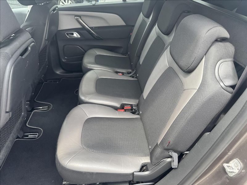 Citroën C4 Picasso 2,0 HDi 110kW,Automat,8.Míst - fotka 19 z 19