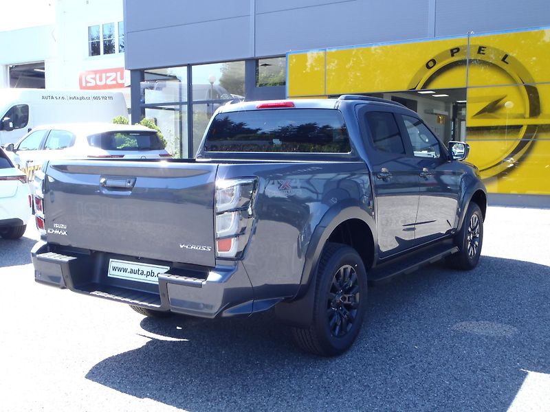 Isuzu D-Max  2.2 Double Cab V-CROSS 4x4 - fotka 8 z 26