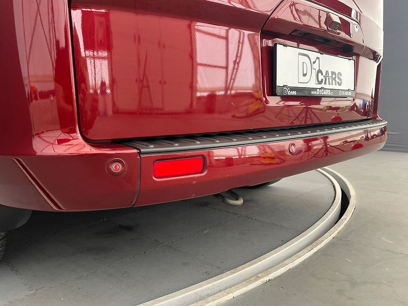 Ford Tourneo Custom 320 L2H1 Titanium 136 kW aut. - fotka 37 z 64