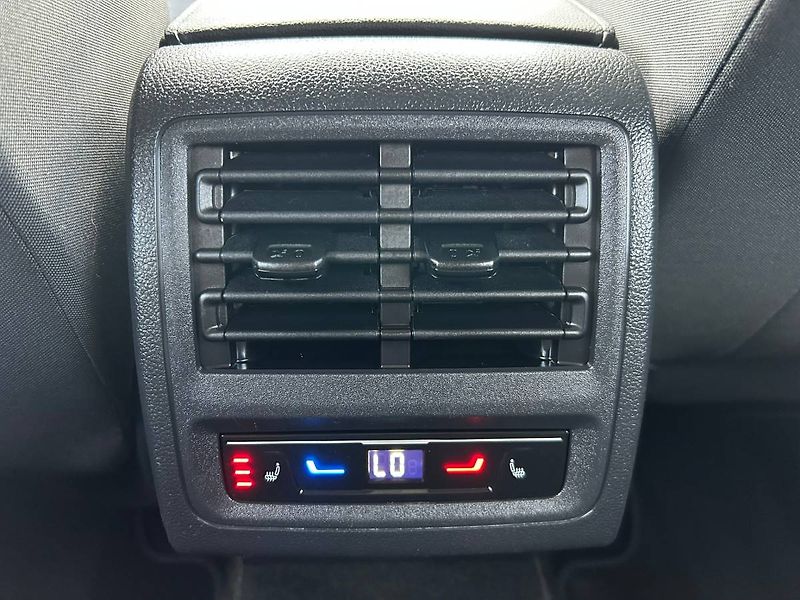 Volkswagen Golf (2022) 1.5 TSI 110 kW Webasto  Záruka - fotka 33 z 34