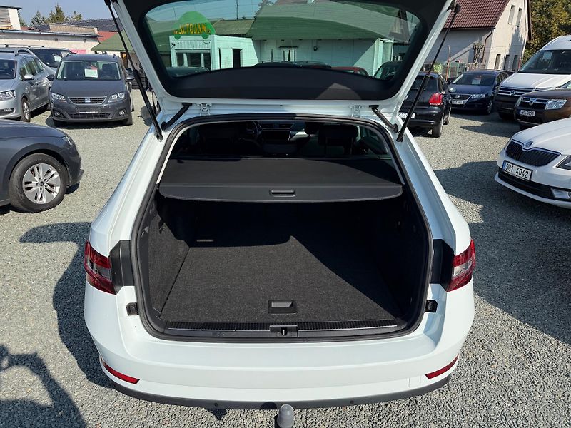 Škoda Superb 1.4 TSI AMBITION - fotka 12 z 13