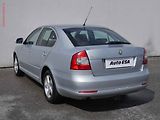Škoda Octavia (2010) 1.6TDi, ČR, autoAC - náhled 6