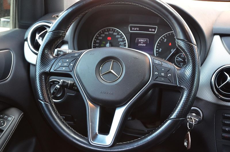 Mercedes-Benz Třídy B (2013) B 200 CDi 100kW / Bi-XENON /ČR - fotka 19 z 31
