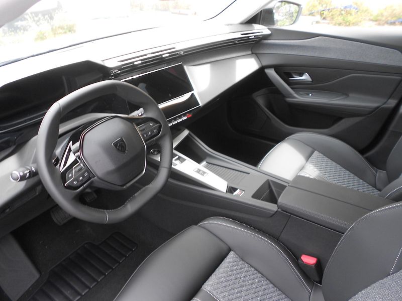 Peugeot 308 SW ALLURE Hybrid 145 e-DCS6 - fotka 5 z 5
