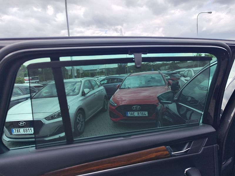 Škoda Superb 2.0 TDi/147kW Scout DSG 4x4 - fotka 13 z 39