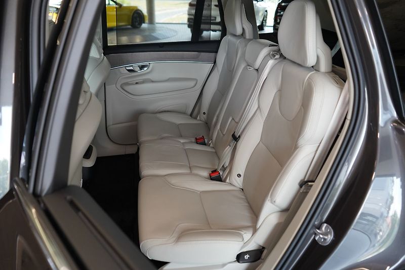 Volvo XC90 B5 PLUS Bright, Vzduch, 360° - fotka 45 z 50