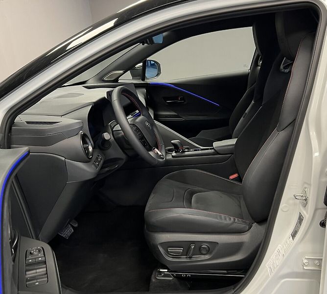 Toyota C-HR HYBRID AT AWD GR SPORT PREMIER - fotka 10 z 19