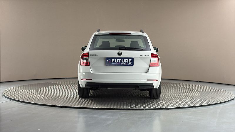 Škoda Octavia 1.6 TDI Ambition Combi - fotka 5 z 23