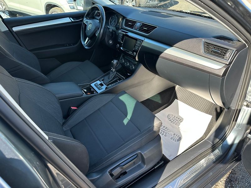 Škoda Superb (2015) 2.0Tdi 140KW DSG - fotka 15 z 23