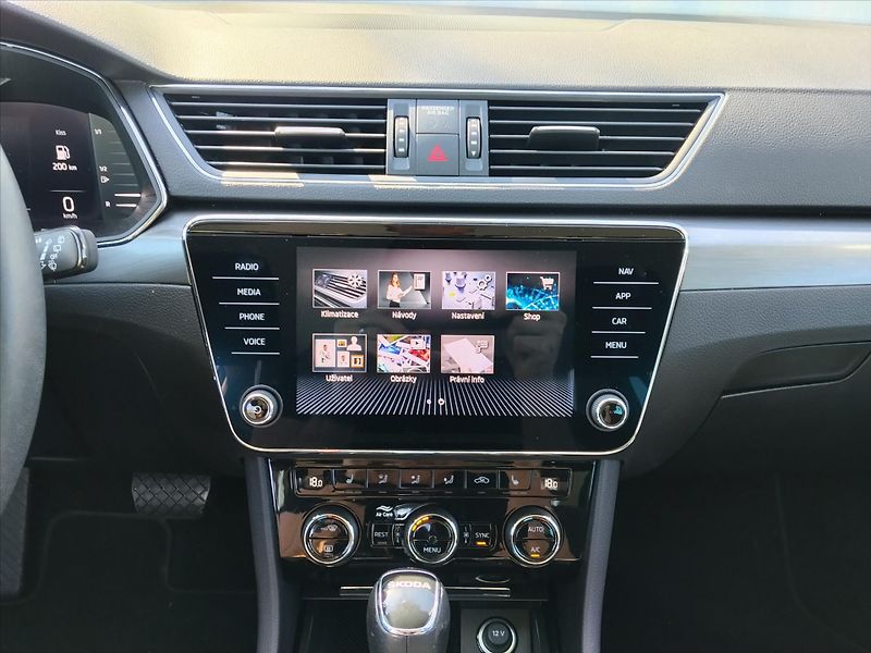 Škoda Superb 2,0   STYLE 110kW DSG Tasžné - fotka 16 z 35