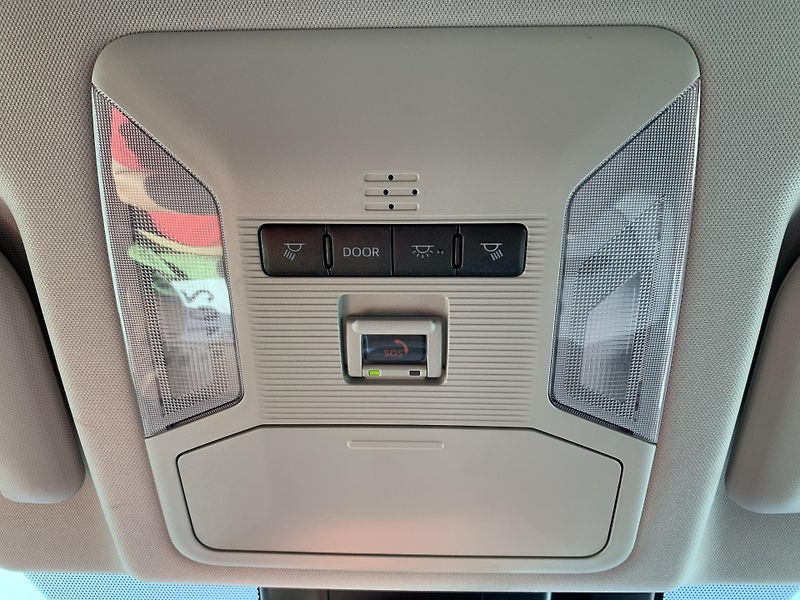 Toyota RAV4 COMFORT STYLE 2.5 HEV 4x4 AT - fotka 25 z 32