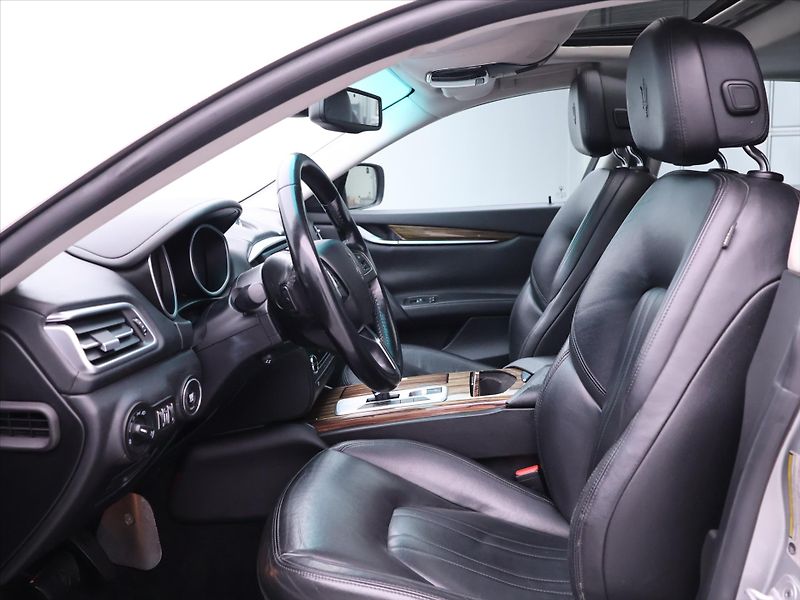 Maserati Ghibli 3,0 i 302kw 4X4 Q4 - fotka 12 z 40