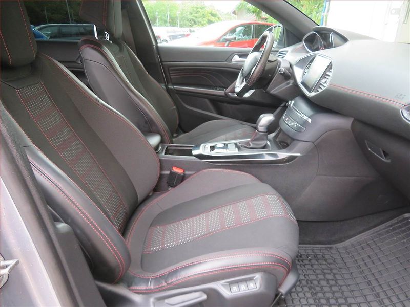 Peugeot 308 (2017) GT Line 1.6 BlueHDi, Automat - fotka 9 z 18