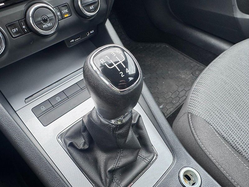 Škoda Octavia (2016) 1,6 81 KW ROZVODY 2. MAJITEL - fotka 33 z 50