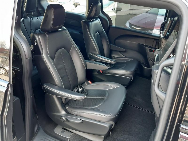 Chrysler Pacifica (2019) 3,6L V6 Hybrid,Plus, DVD,tažné - fotka 12 z 38