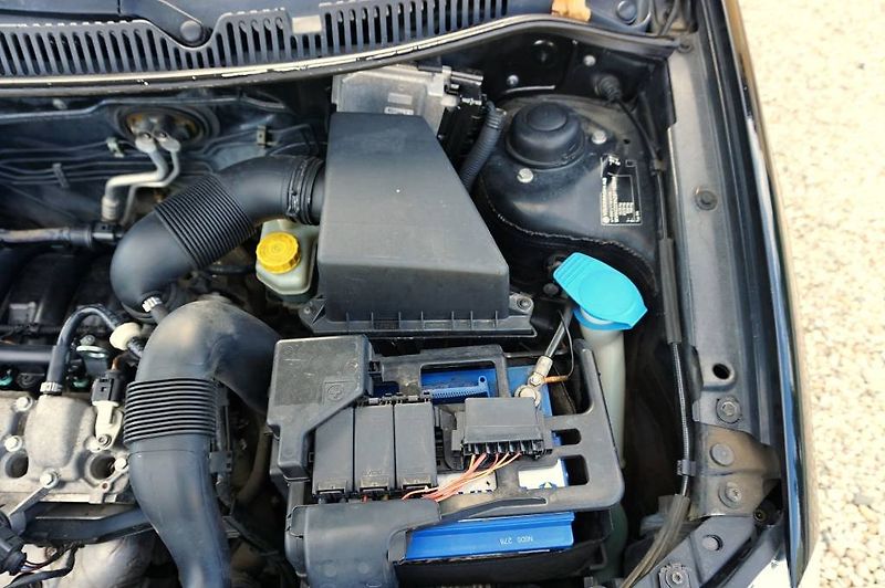 Volkswagen Polo (2008) COMFORT 1,2 HTP 44 kW - fotka 35 z 36