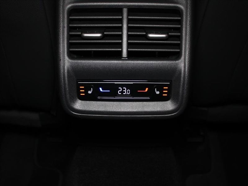 Škoda Superb 1,5 TSI m-HEV Sportline 5L.Zár - fotka 26 z 30