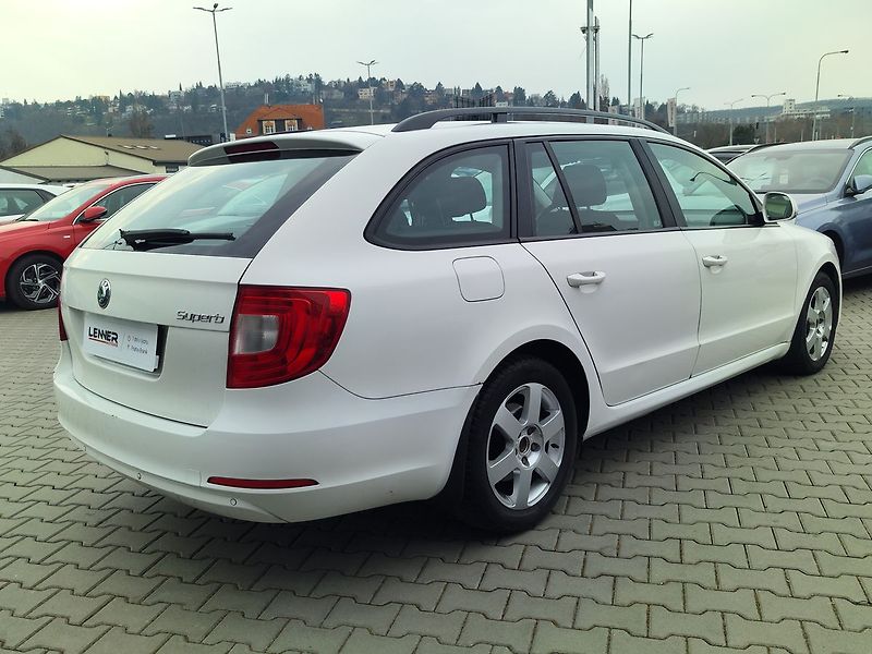 Škoda Superb 1.8 TSi/118kW Comfort DSG ČR - fotka 5 z 33