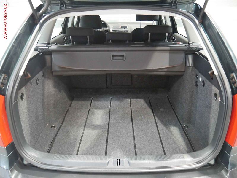 Škoda Octavia (2006) 1.6i, ČR, Ambiente - fotka 7 z 17
