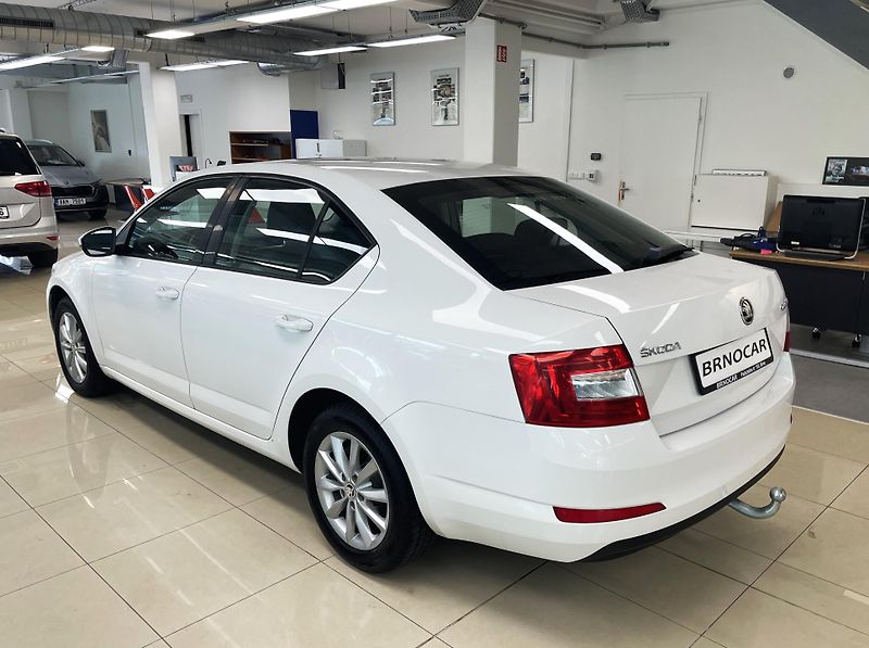 Škoda Octavia 1,6TDi Ambition, ČR - fotka 4 z 21