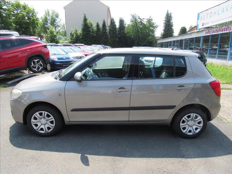 Škoda Fabia 1,2 HTP 44KW Ambiente - fotka 7 z 29