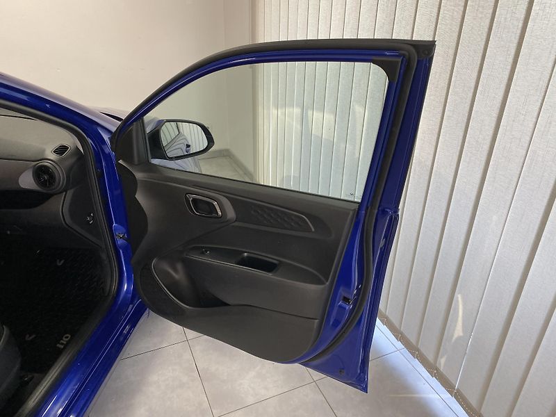 Hyundai i10 1.0 i AUTOMAT ČR REZERVACE  - fotka 12 z 26