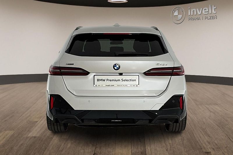 BMW Řada 5 540d xDrive Touring - fotka 4 z 25