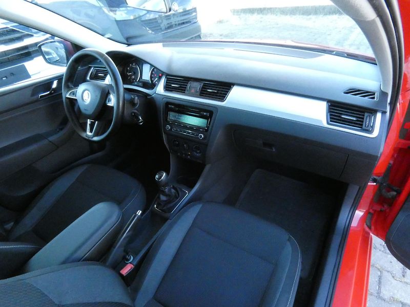 Škoda Rapid AmbitionPlus Fresh 1,2 TSI /63 - fotka 19 z 29