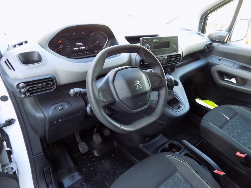 Peugeot Rifter (2021) 1.5HDi/L2H1/klimatizace/ČR/ - fotka 12 z 32