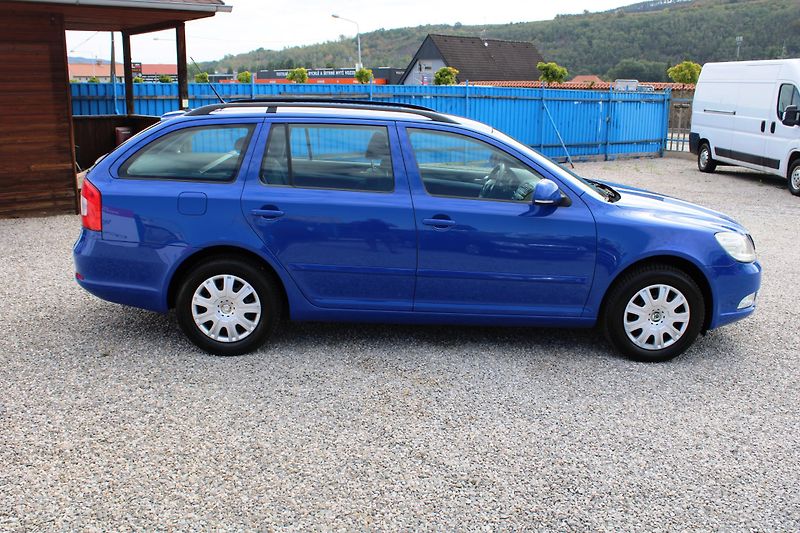Škoda Octavia (2009) 1.6 MPI KLIMA EL.OKNA TEMPOMAT - fotka 8 z 20