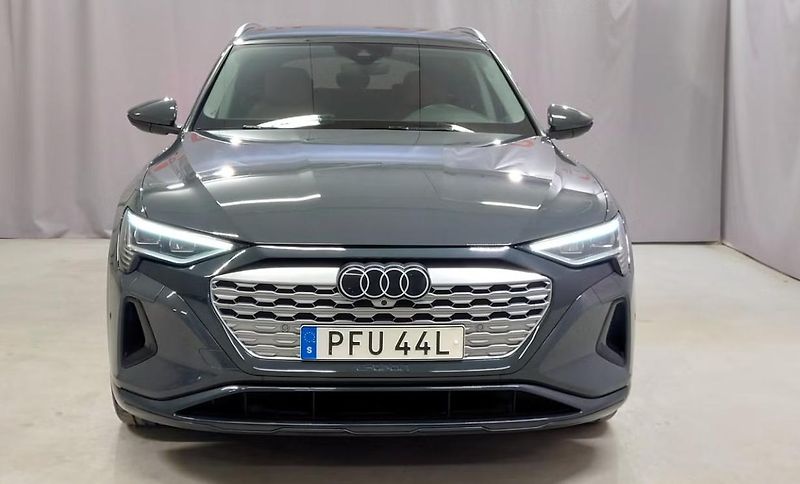 Audi Q8 e-tron 50 Q Kamera Kůže Matrix Taž - fotka 3 z 19