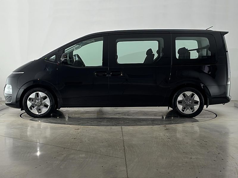 Hyundai Staria Smart - fotka 3 z 30