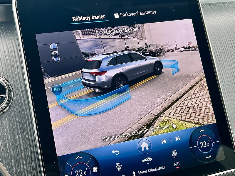 Mercedes-Benz GLC (2025) 300 de 4M Plug-In hybrid - fotka 21 z 29