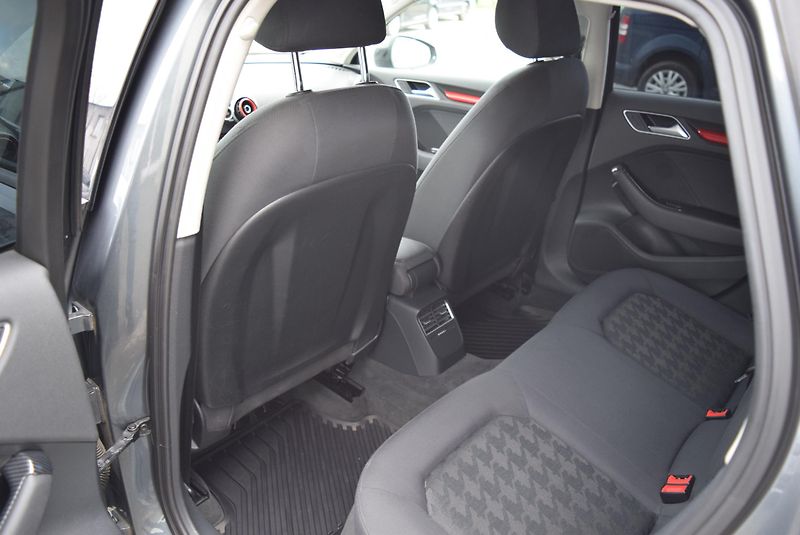 Audi A3 (2014) 1.2TSI 77kw AMBIENTE NAVI VÝHŘ - fotka 17 z 45
