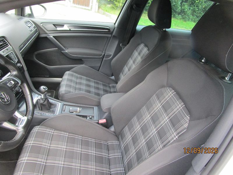 Volkswagen Golf (2015) 7 GTD 2,0  - fotka 9 z 18