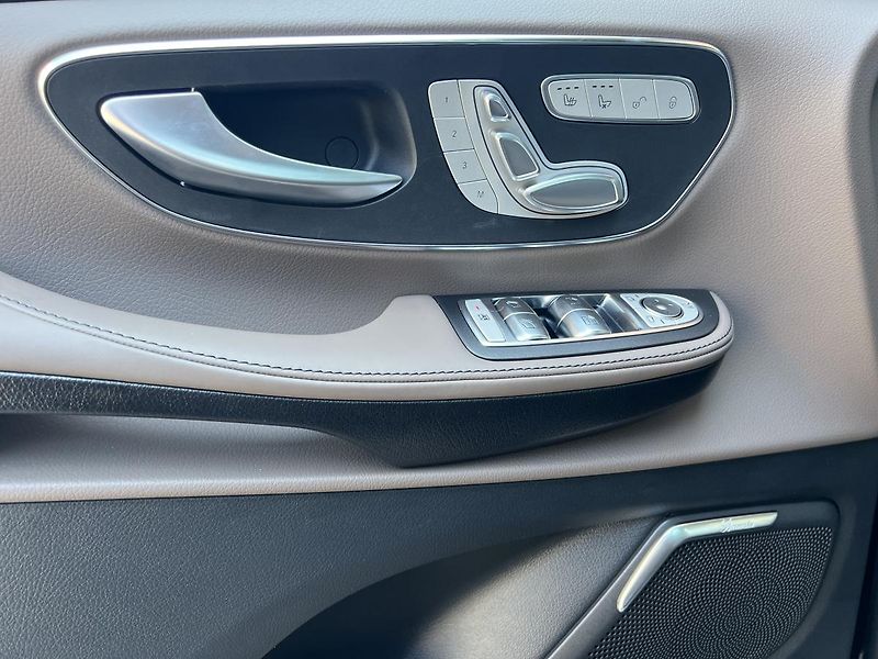Mercedes-Benz Třídy V V300 4M AMG EXCLUSIVE PC 3.3mi - fotka 15 z 16